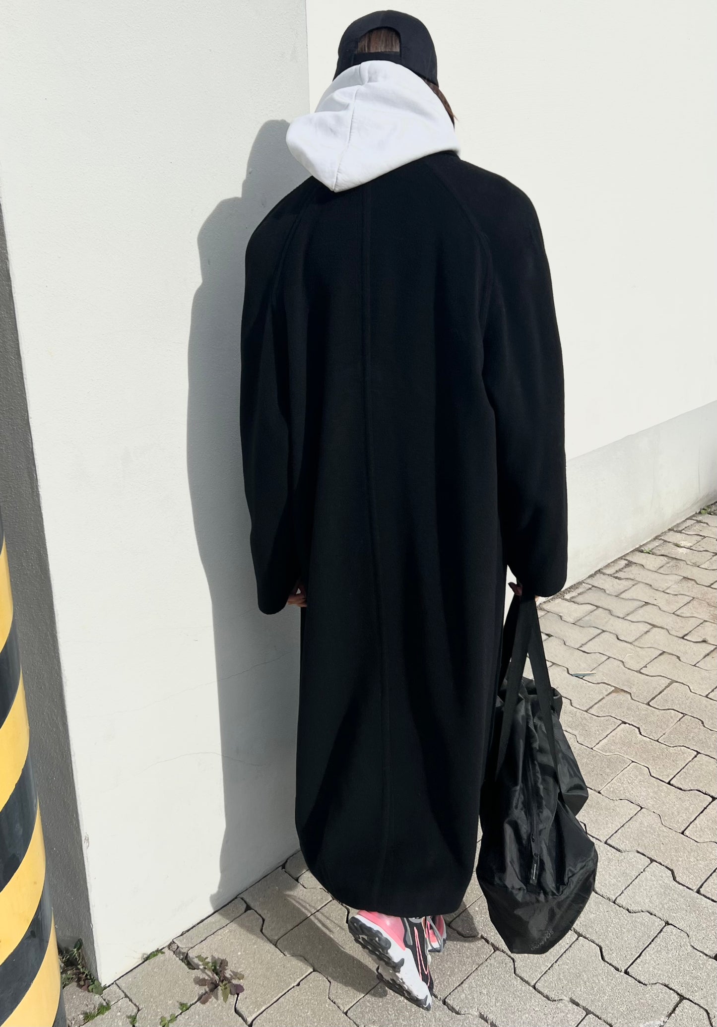 Vintage x-long black coat