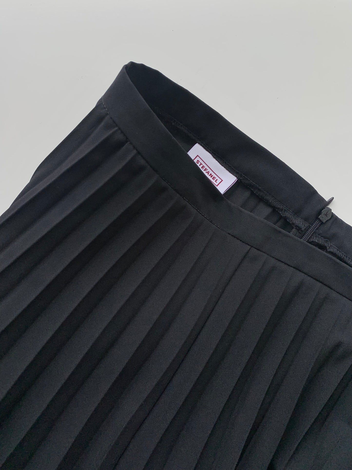 Vintage pleated midi skirt