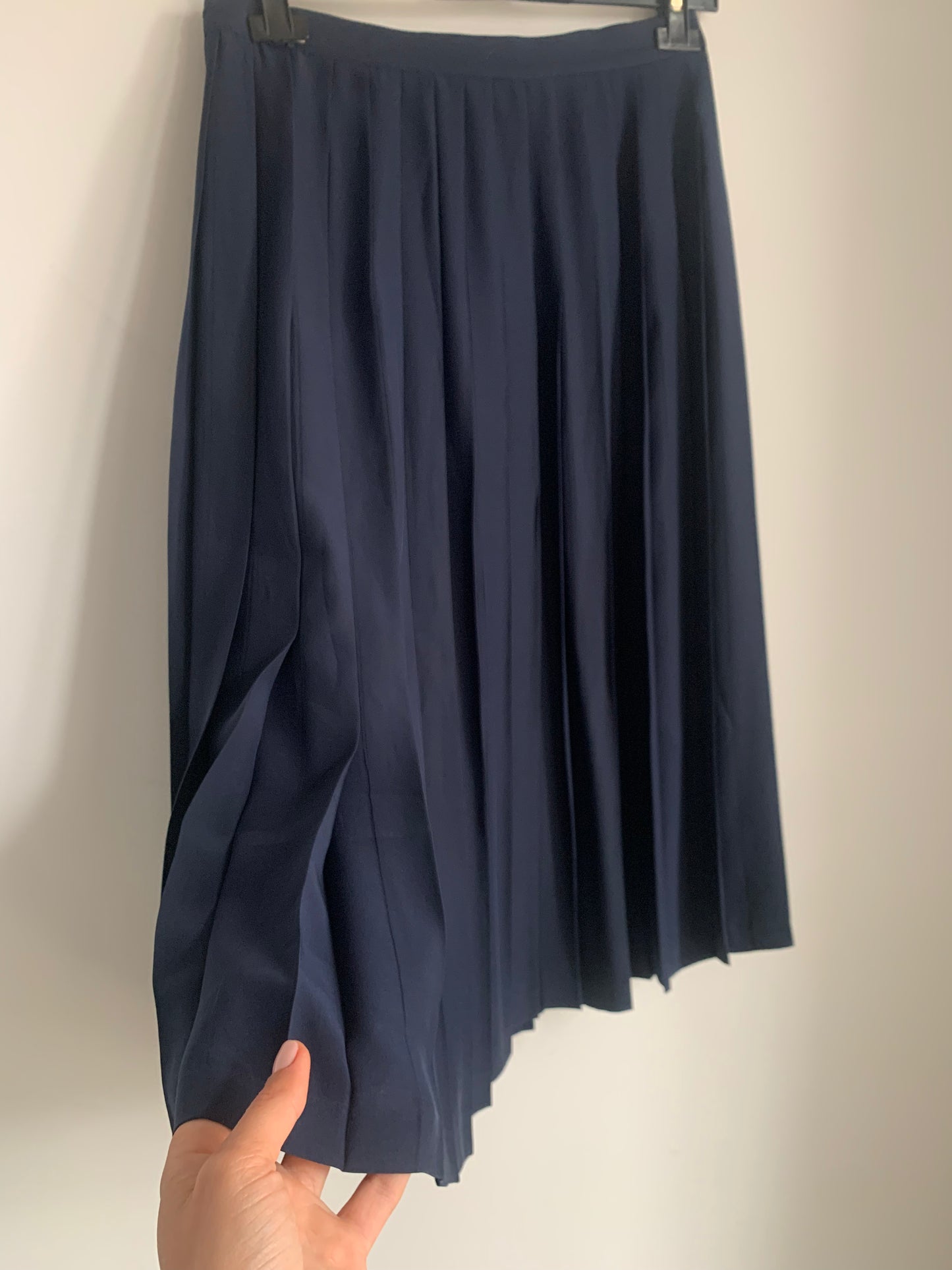 Vintage pleated navy skirt