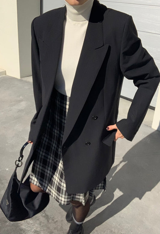Vintage essential black blazer
