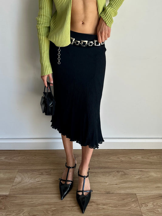 Frilled black skirt