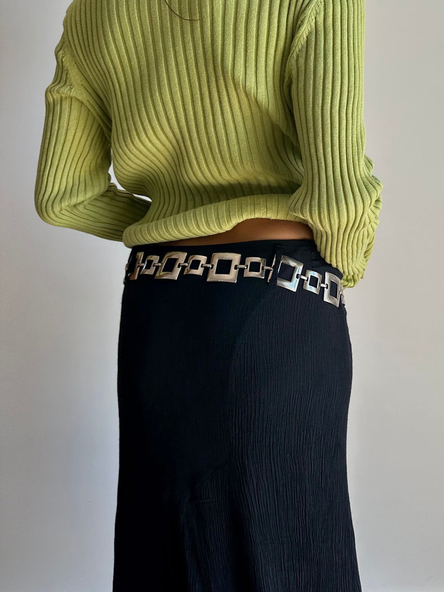 Frilled black skirt