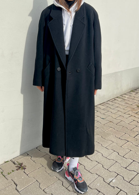 Vintage x-long black coat